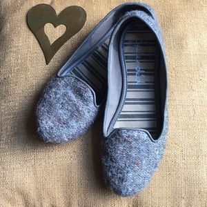 “Tweed sweater” flats